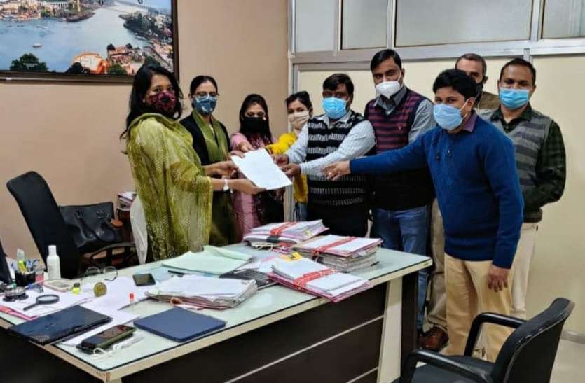 सुरक्षा नहीं तो कार्य नहीं, राजस्व अधिकारी अनिश्चितकालीन हड़ताल पर सुरक्षा नहीं तो कार्य नहीं, राजस्व अधिकारी अनिश्चितकालीन हड़ताल पर