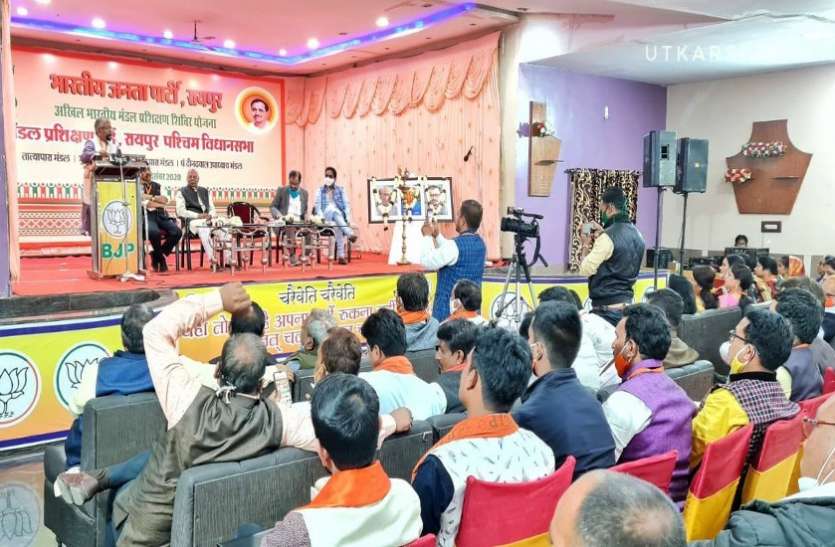bjp_2.jpg भाजपा कार्यकर्ताओं की पार्टी, बाकी दल परिवार की पार्टी