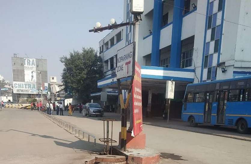 मुम्बई मंडल की वरिष्ठ मंडल वाणिज्य प्रबंधक का दौरा, सीएमआई निलम्बित मुम्बई मंडल की वरिष्ठ मंडल वाणिज्य प्रबंधक का दौरा, सीएमआई निलम्बित