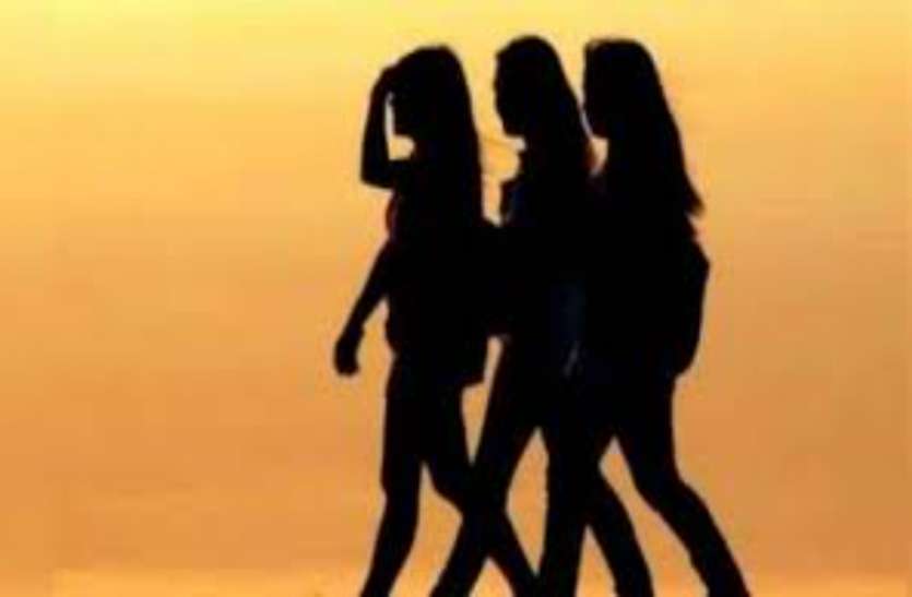 उदयपुर में मिलीं जशपुर से हीरोइन बनने निकली नाबालिग बच्चियां, ऑटो चालक ने पुलिस को दिया सटीक सुराग उदयपुर में मिलीं जशपुर से हीरोइन बनने निकली नाबालिग बच्चियां, ऑटो चालक ने पुलिस को दिया सटीक सुराग