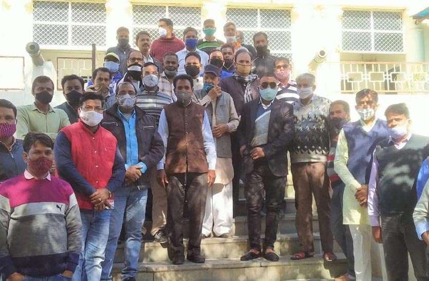 निजी स्कूल खोले जाए, संचालकों ने दी आंदोलन की चेतावनी निजी स्कूल खोले जाए, संचालकों ने दी आंदोलन की चेतावनी