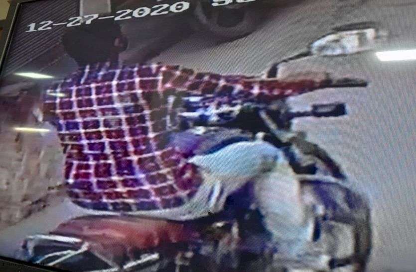 शहर में सक्रिय हुए बाइक चोर, एक सप्ताह में पांच जगहों से बाइके चोरी शहर में सक्रिय हुए बाइक चोर, एक सप्ताह में पांच जगहों से बाइके चोरी