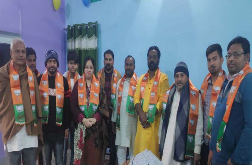 azamgarh news भाजपा के दाव से बेचैन हुई सपा-बसपा, कांग्रेस की भी बढ़ेगी मुश्किल
