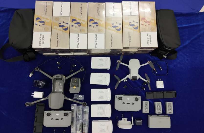 Gold, Cigarettes, drones worth Rs. 47.8 lakhs seized at Chennai Airport चेन्नई एयरपोर्ट पर तस्करी कर लाया गया सोना और 4 ड्रोन सहित 48 लाख का सामान जब्त