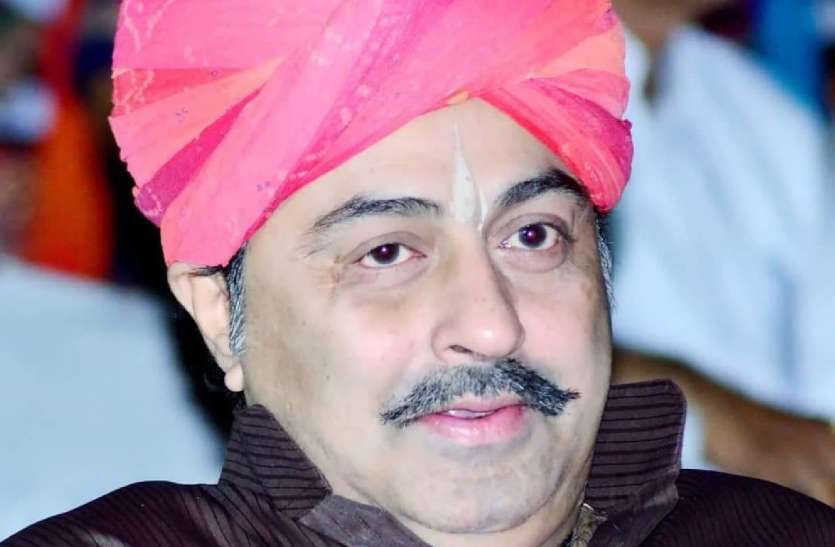 पूर्व महारावल ब्रजराजसिंह के निधन से शोक में डूबा जैसलमेर पूर्व महारावल ब्रजराजसिंह के निधन से शोक में डूबा जैसलमेर
