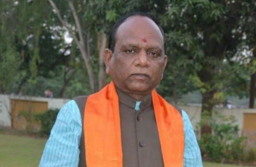 GUJARAT BJP NEWS: भाजपा के आदिवासी नेता मनसुख वसावा ने इस्तीफा सौंपा GUJARAT BJP NEWS: भाजपा के आदिवासी नेता मनसुख वसावा ने इस्तीफा सौंपा