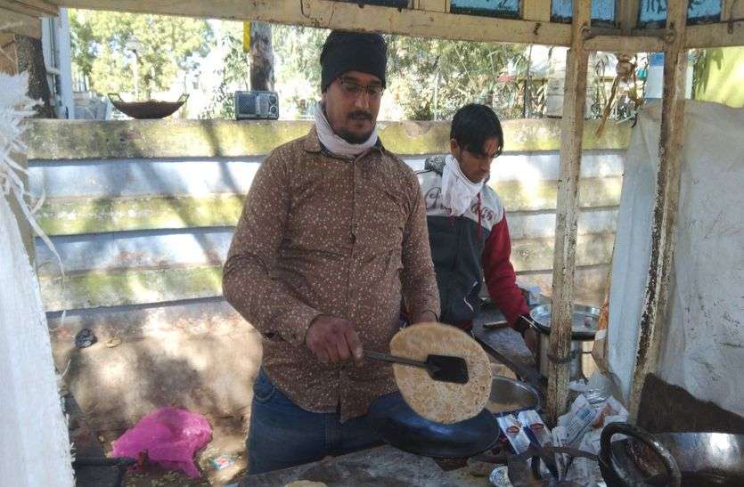 नीमच शहर में फेमस है बंटी का पराठा नीमच शहर में फेमस है बंटी का पराठा