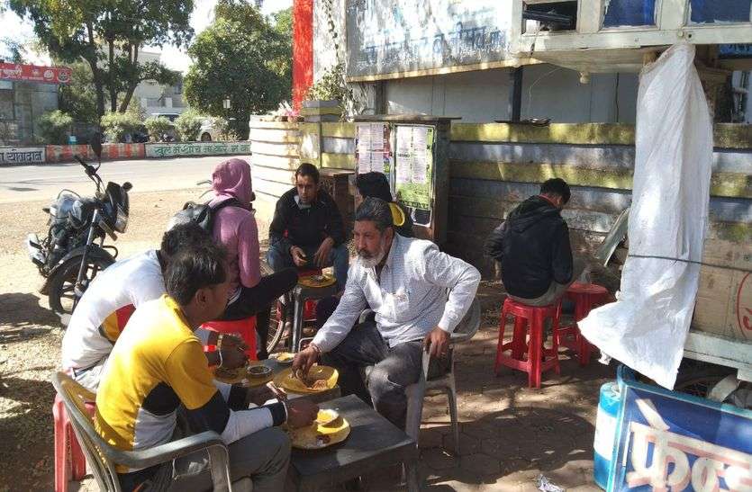 नीमच शहर में फेमस है बंटी का पराठा