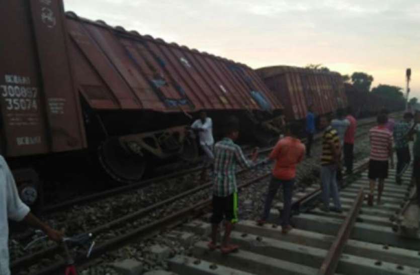 4 coaches derail of goods train, going from Jagdalpur to Visakhapatnam मालगाड़ी के चार डिब्बे हुए डीरेल, जगदलपुर से विशाखापट्टनम जा रही थी ट्रेन