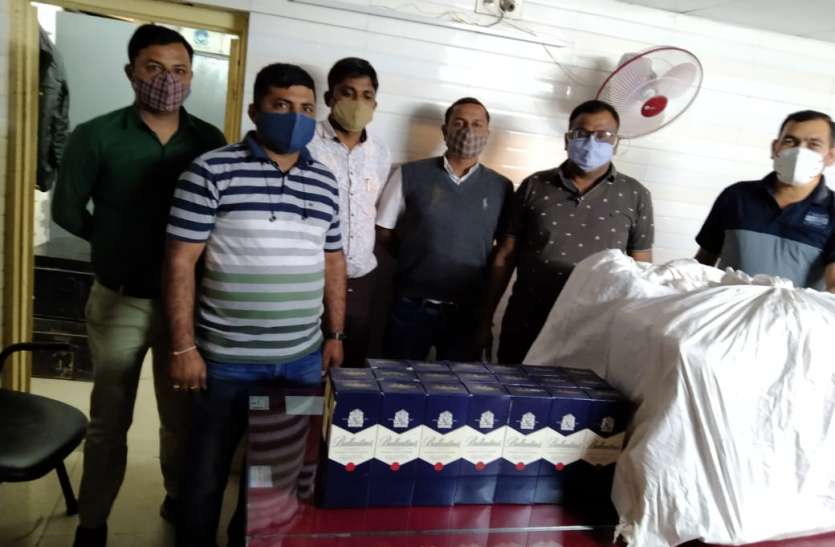 गुजरात में 31 फर्स्ट के लिए पार्सल बुकिंग से भेजी जा रही शराब की खेप गुजरात में 31 फर्स्ट के लिए पार्सल बुकिंग से भेजी जा रही शराब की खेप