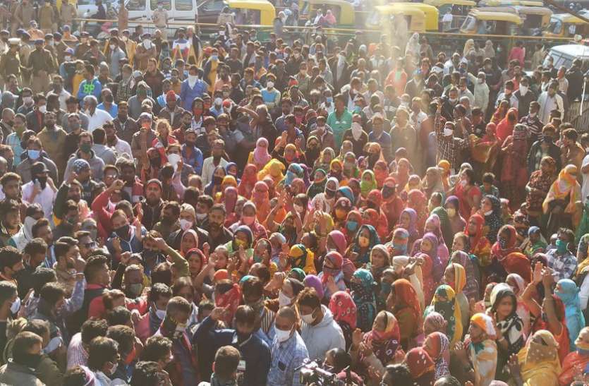 सफाई कर्मचारियों की पांच मांगों में से चार को लेकर जताया भरोसा सफाई कर्मचारियों की पांच मांगों में से चार को लेकर जताया भरोसा