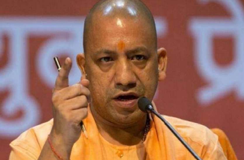 योगी सरकार के अफसर विलेज में बिता रहे दो रात और तीन दिन, ये है पूरी प्लानिंग योगी सरकार के अफसर विलेज में बिता रहे दो रात और तीन दिन, ये है पूरी प्लानिंग