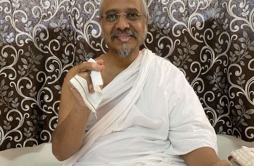 हालात से हारना नहीं, डट के लडऩा है-देवेंद्रसागर हालात से हारना नहीं, डट के लडऩा है-देवेंद्रसागर