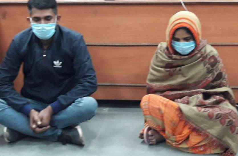 मोबाइल के लिए नदी में चला तलाशी अभियान, प्रेमी संग मिलकर पति की हत्या का मामला मोबाइल के लिए नदी में चला तलाशी अभियान, प्रेमी संग मिलकर पति की हत्या का मामला