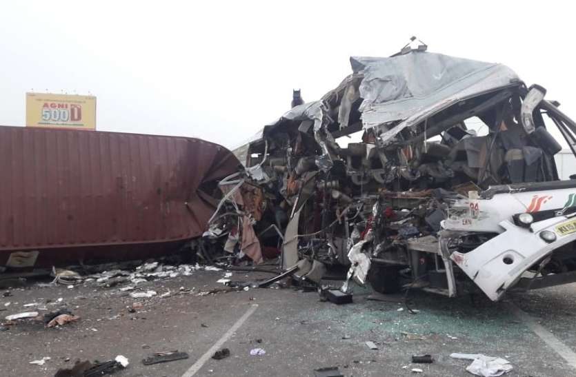 तमिलनाडु में अनलॉक सीजन में सडक़ हादसों में मरने वालों का बढ़ा ग्राफ तमिलनाडु में अनलॉक सीजन में सडक़ हादसों में मरने वालों का बढ़ा ग्राफ