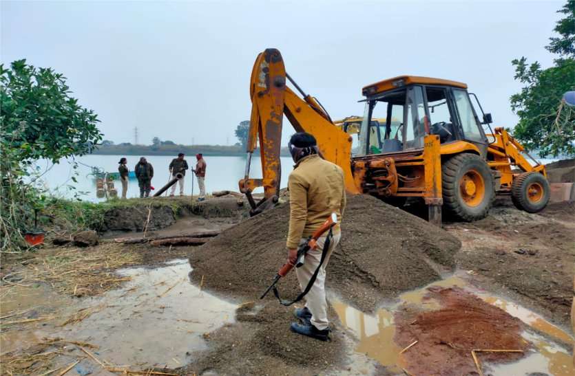 ada अतिक्रमी एसआई का साथ देने पर पटवारी पर गिरी गाज