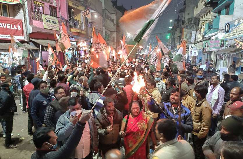 congress_1.jpg पूर्व मंत्री घनघोरिया ने लगाया सरकार पर बड़ा आरोप, मशाल जुलूस से दी चेतावनी: देखें वीडियो