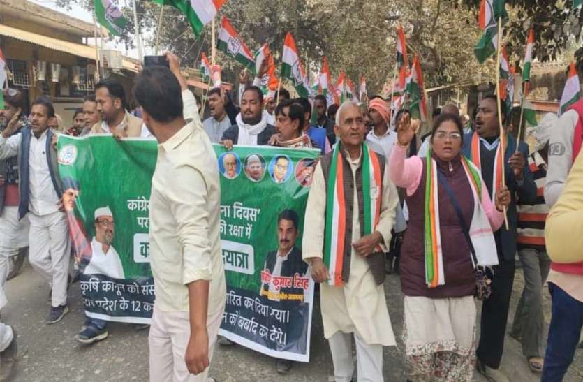 azamgarh news देश में आजादी के पहले के हालात पैदा कर रही सरकार: प्रवीण