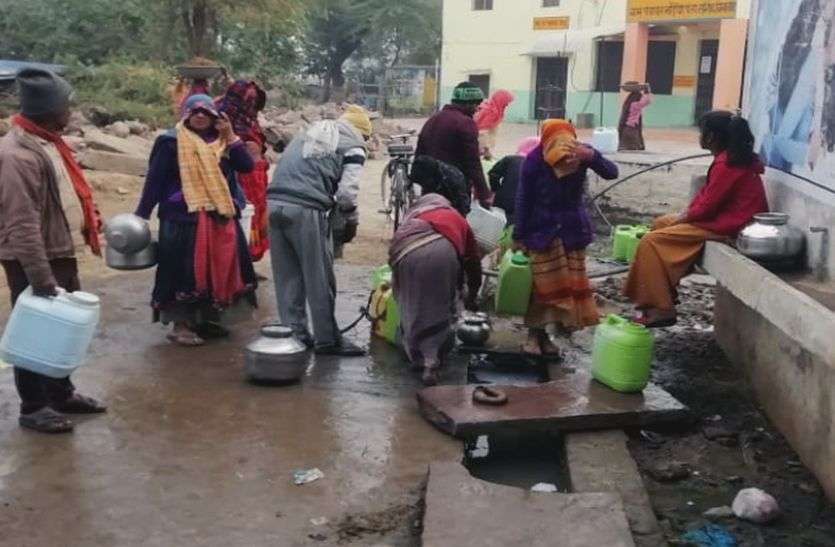 moikalan, kota खडिय़ा में पानी के लिए त्राहि-त्राहि...