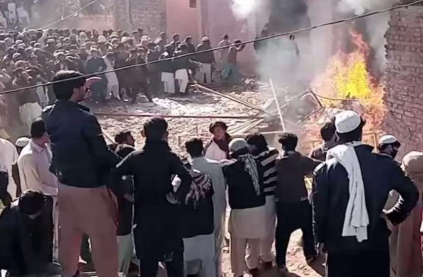 pakistan.jpeg Pakistan: हिंदू मंदिर पर हमला करने के आरोप में अब तक 55 गिरफ्तार, FIR में 350 से अधिक के नाम