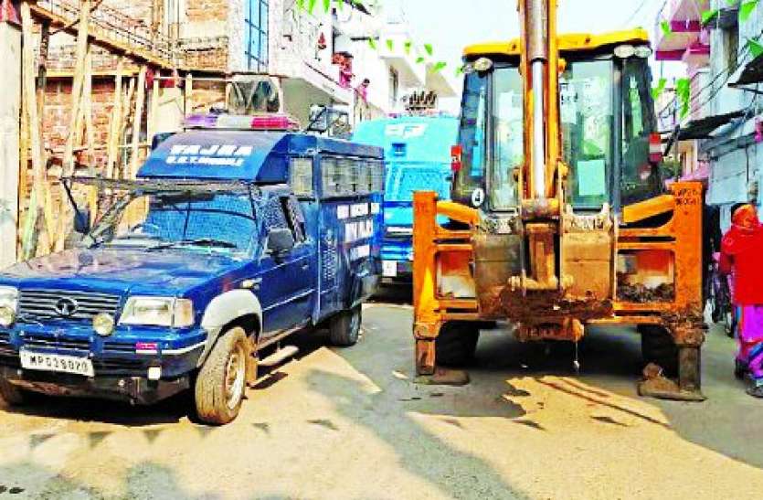 chhindwara Action: माफिया दलन का तीसरा निशाना नितिन, गुलाबरा में चंद घंटे में ढहा दी बिल्डिंग