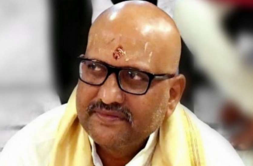 प्रधानमंत्री को दो-दो बार कड़ी चुनौती देने वाले कांग्रेस पूर्व विधायक अजय राय पर बड़ी कार्रवाई, निरस्त्र हुआ उनका शस्त्र लाइसेंस प्रधानमंत्री को दो-दो बार कड़ी चुनौती देने वाले कांग्रेस पूर्व विधायक अजय राय पर बड़ी कार्रवाई, निरस्त्र हुआ उनका शस्त्र लाइसेंस