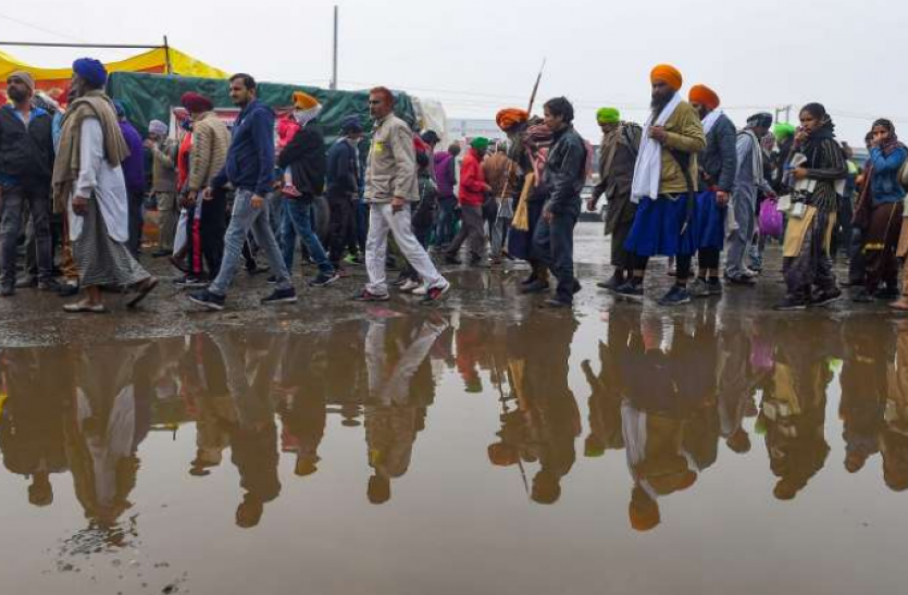 Kisan Andolan Farmer Protest : बारिश के बाद जलभराव ने बढ़ाई किसानों की परेशानी