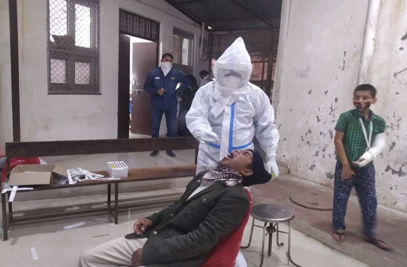 क्यों बदलता है कोरोना वायरस स्ट्रेन- गंभीर म्यूट्रेशन साबित हो सकते है चैलेंज क्यों बदलता है कोरोना वायरस स्ट्रेन- गंभीर म्यूट्रेशन साबित हो सकते है चैलेंज