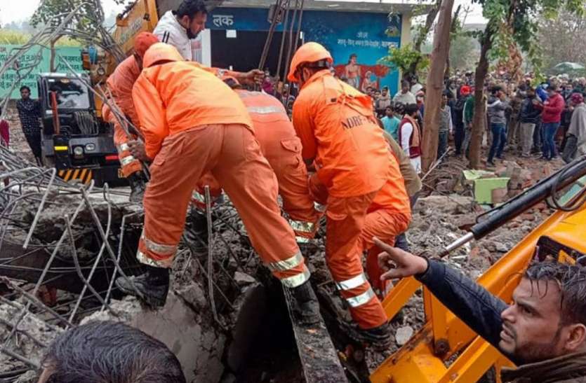 gzb2.jpg अंतिम संस्कार के बाद मौन धारण के कर रहे थे कि तभी हमेशा के लिए 'मौन' हो गईं 18 जिंदगियां