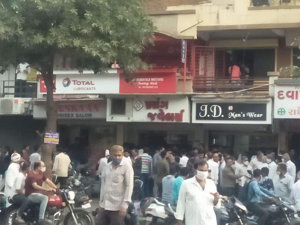 attack : दुकान से जाने के लिए कहा तो भडक़ गए युवक, फिर हुआ कुछ ऐसा