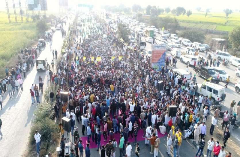 शाहजहांपुर बॉर्डर: एक माह पूर्व शुरू हुआ 50 किसानों का कारवां 30 हजार के पार पहुंचा, हाइवे पर जारी है आंदोलन