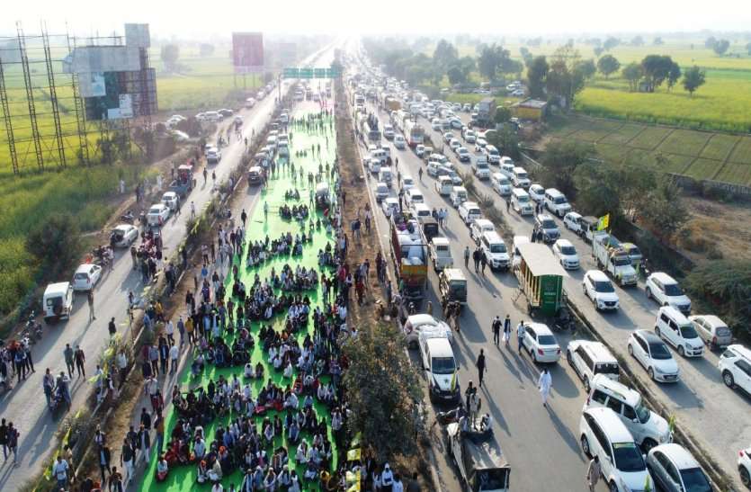 Shahjahanpur Border Kisan Aandolan Ground Report शाहजहांपुर बॉर्डर: एक माह पूर्व शुरू हुआ 50 किसानों का कारवां 30 हजार के पार पहुंचा, हाइवे पर जारी है आंदोलन