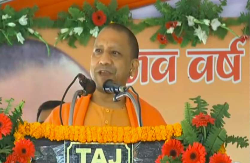 yogi_adityanath.jpg पूर्वांचल पर मेहरबान योगी सरकार, ताबड़तोड़ दौरे और अरबों की सौगातें