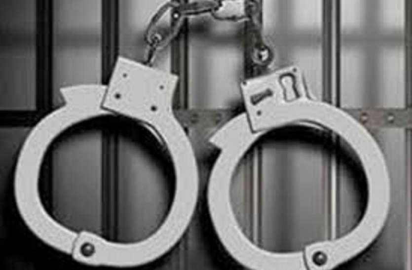 21 करोड़ की ड्रग्स के साथ दो तस्कर गिरफ्तार 21 करोड़ की ड्रग्स के साथ दो तस्कर गिरफ्तार