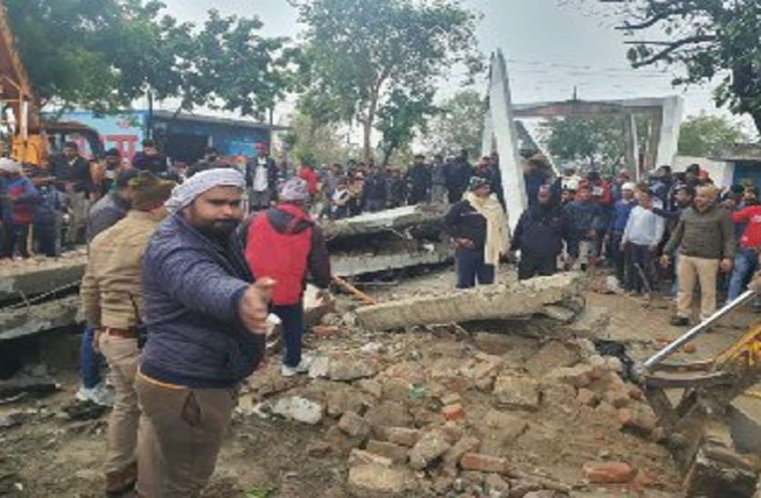 muradnagar_2.jpg मुरादनगर श्मशान घाट हादसा: SIT टीम ने चश्मदीदों के बयान लिए