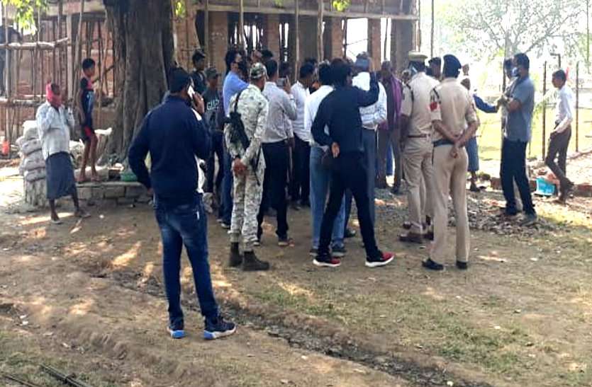 शरारती तत्वों ने जैतखाम को पहुंचाया नुकसान, भड़का सतनामी समाज, पुलिस छावनी में तब्दील कवर्धा का धरमपुरा गांव शरारती तत्वों ने जैतखाम को पहुंचाया नुकसान, भड़का सतनामी समाज, पुलिस छावनी में तब्दील कवर्धा का धरमपुरा गांव