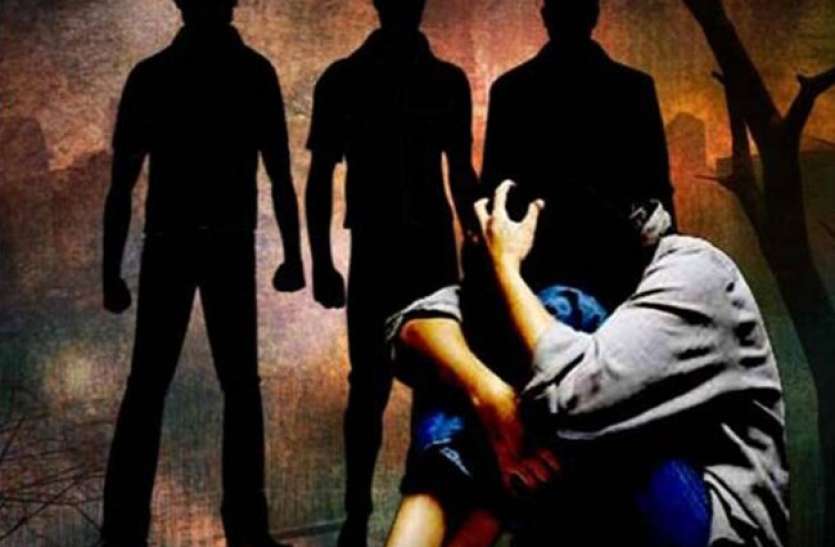 gangrape560_1519128908_650x488.jpeg घर में घुसकर तीन युवकों ने हथियार की नोक पर युवती से किया गैंगरेप