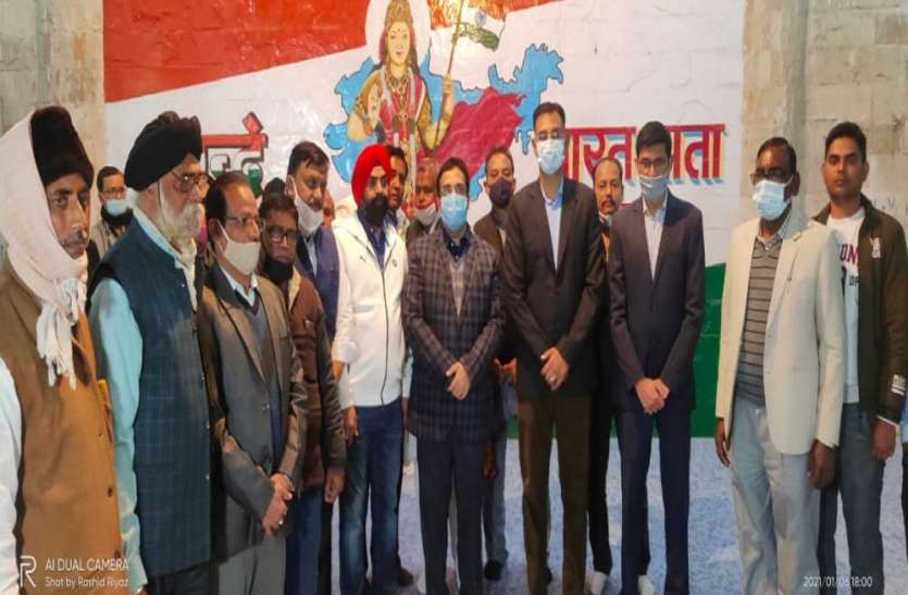 डीएम,एसपी व जनपद के सभी अधिकारियों ने शहीद दिवस की पूर्ण संध्या पर सई नदी में किया दीपदान डीएम,एसपी व जनपद के सभी अधिकारियों ने शहीद दिवस की पूर्ण संध्या पर सई नदी में किया दीपदान