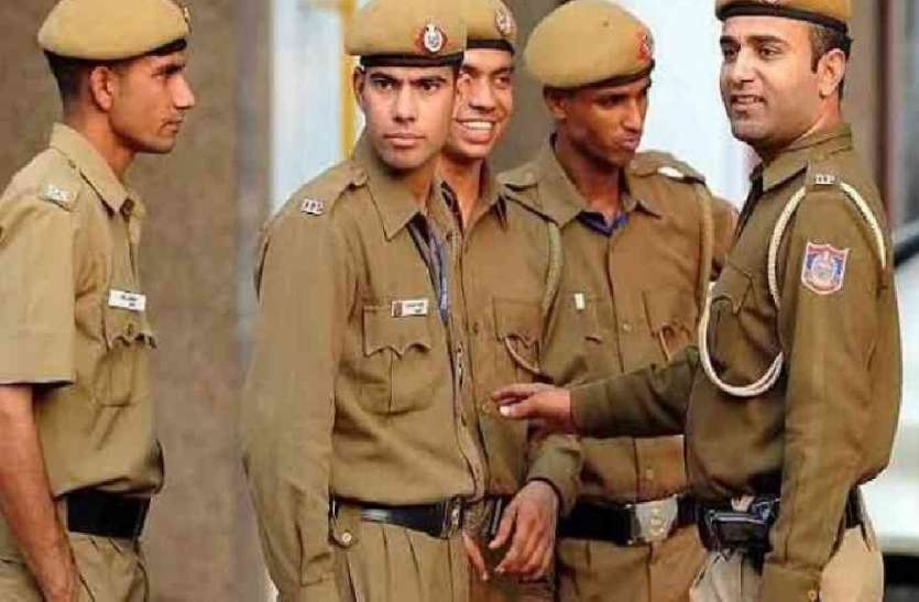 इलाहाबाद हाईकोर्ट से पुलिसकर्मियों को मिली बड़ी राहत, सभी के तबादले पर लगाई रोक, सुनाया ये आदेश इलाहाबाद हाईकोर्ट से पुलिसकर्मियों को मिली बड़ी राहत, सभी के तबादले पर लगाई रोक, सुनाया ये आदेश