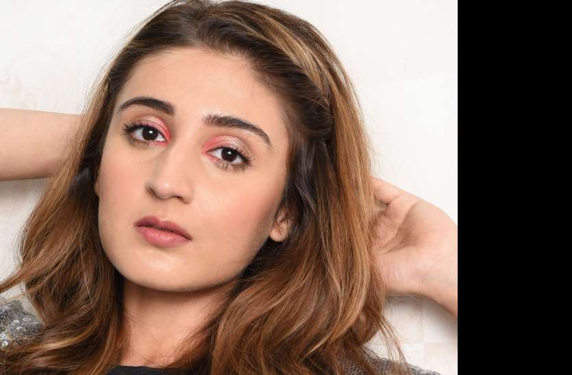 डिमांड है इसलिए बन रहे हैं पुराने दौर के गानों का रीमेक: सिंगर ध्वनि भानुशाली,डिमांड है इसलिए बन रहे हैं पुराने दौर के गानों का रीमेक: सिंगर ध्वनि भानुशाली डिमांड है इसलिए बन रहे हैं पुराने दौर के गानों के रीमेक: सिंगर ध्वनि भानुशाली