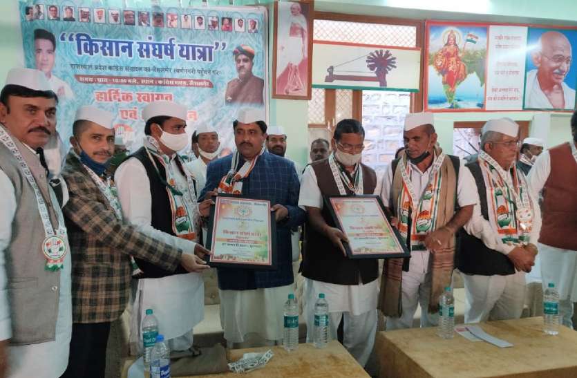 किसानों का धरना व मांगे वाजिब लेकिन केंद्र सरकार मौन: शाले मोहम्मद किसानों का धरना व मांगे वाजिब लेकिन केंद्र सरकार मौन: शाले मोहम्मद