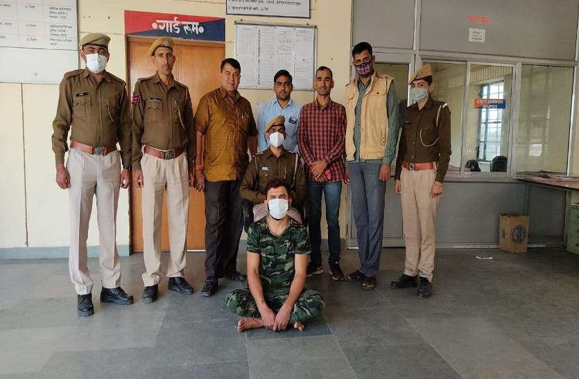 Barmer police news पुलिस ने घेराबंदी कर भाग रहे हार्डकोर हिस्ट्रीशीटर आरोपी को दबोचा