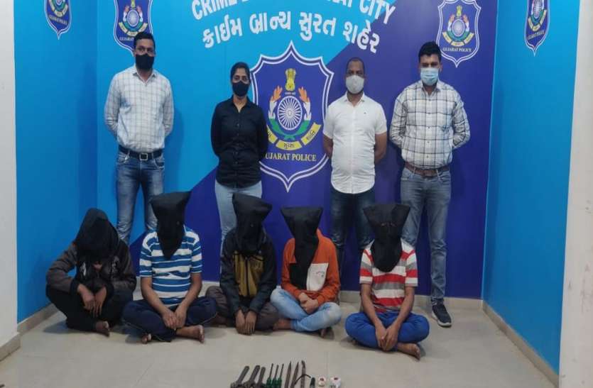 गूगल अर्थ से लोकेशन देख कर चोरी करने वाली बंगाली गैंग के पांच गिरफ्तार गूगल अर्थ से लोकेशन देख कर चोरी करने वाली बंगाली गैंग के पांच गिरफ्तार