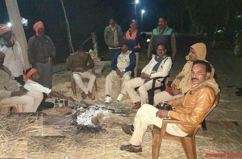 तेंदुए का खौफ, ग्रामीणों में दहशत, परेशान हो रहा वन अमला तेंदुए का खौफ, ग्रामीणों में दहशत, परेशान हो रहा वन अमला