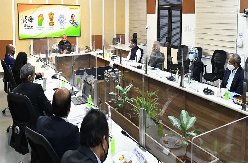 Government will develop mining sector with full commitment खनन क्षेत्र का पूरी प्रतिबद्धता के साथ विकास करेगी सरकार - मुख्यमंत्री