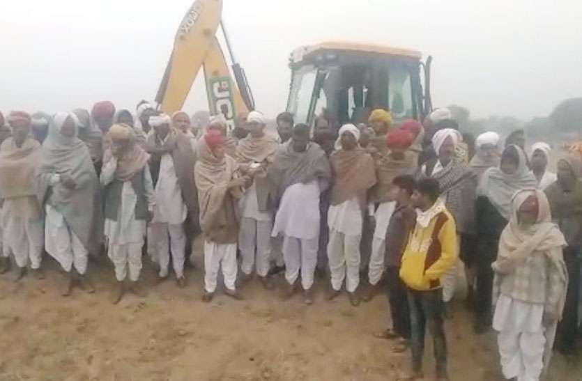सीमा ज्ञान के बाद भी नहीं होने दी चरागाह की मेड़बंदी सीमा ज्ञान के बाद भी नहीं होने दी चरागाह की मेड़बंदी
