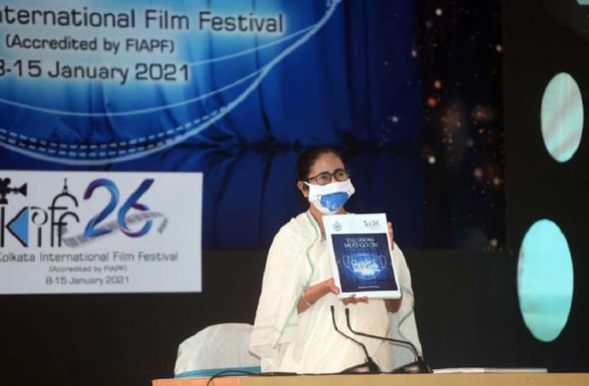 100 फीसदी सीटें बुकिंग के साथ जल्द खुलेंगे सिनेमाघर 100 फीसदी सीटें बुकिंग के साथ जल्द खुलेंगे सिनेमाघर