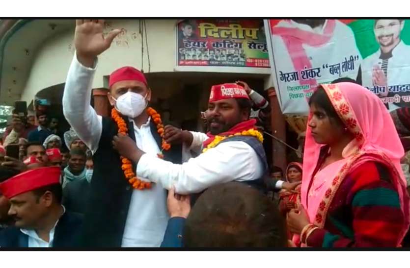 रायबरेली में सपा राष्ट्रीय अध्यक्ष अखिलेश यादव ने केंद्र और यूपी सरकार पर जनता से किये वादे नही पूरे करने के लगाए आरोप रायबरेली में सपा राष्ट्रीय अध्यक्ष अखिलेश यादव ने केंद्र और यूपी सरकार पर जनता से किये वादे नही पूरे करने के लगाए आरोप