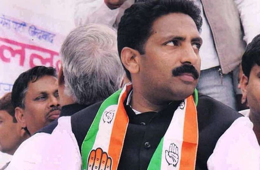 jogendra awana कांग्रेस में आए फिर भी नहीं छूटा विधायक जोगेन्द्र अवाना का बसपा प्रेम