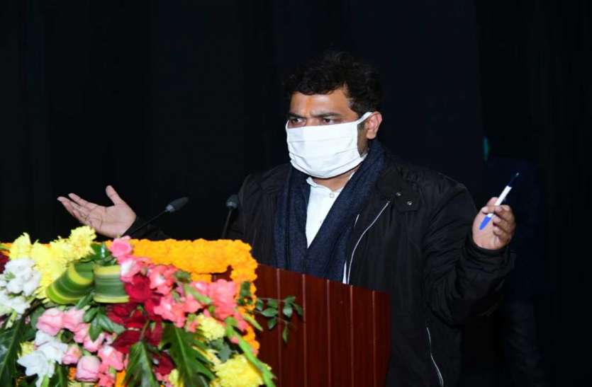 minister1280x720-42.jpg विद्युत विभाग के अधिकारियों और कर्मचारियों को ऊर्जा मंत्री ने दी सख्त हिदायत, बोले- उपभोक्ता देवो भव: